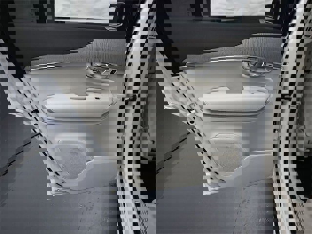 New 2025 Volvo XC90 B6 Plus w/ Protection Package Premier image 26