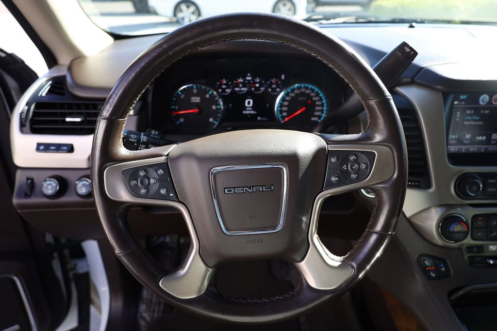 Used 2020 GMC Yukon XL Denali AWD/4WD image 13