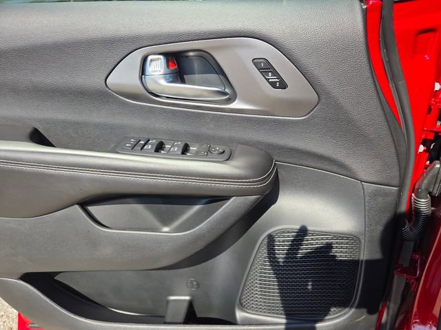 New 2026 Chrysler Pacifica Select FWD image 19
