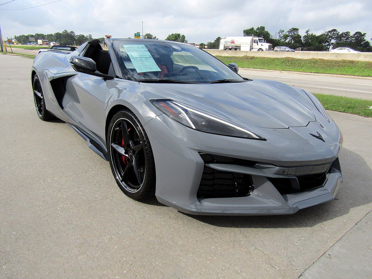 Used 2024 Chevrolet Corvette E-Ray w/ ZER Performance Package AWD/4WD image 3