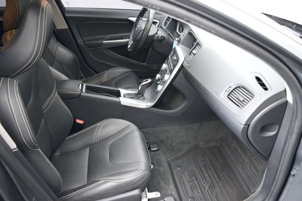 Used 2018 Volvo S60 T5 Dynamic w/ Vision Package AWD/4WD image 17