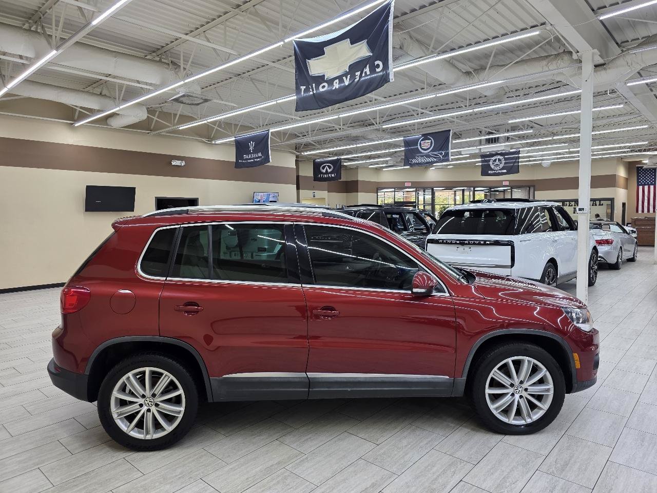 Used 2014 Volkswagen Tiguan SEL FWD image 5