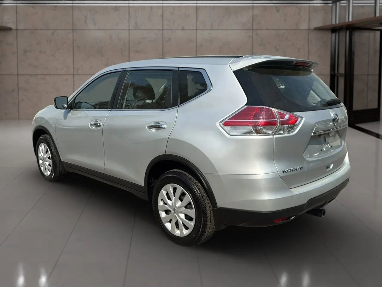 Used 2015 Nissan Rogue S image 7