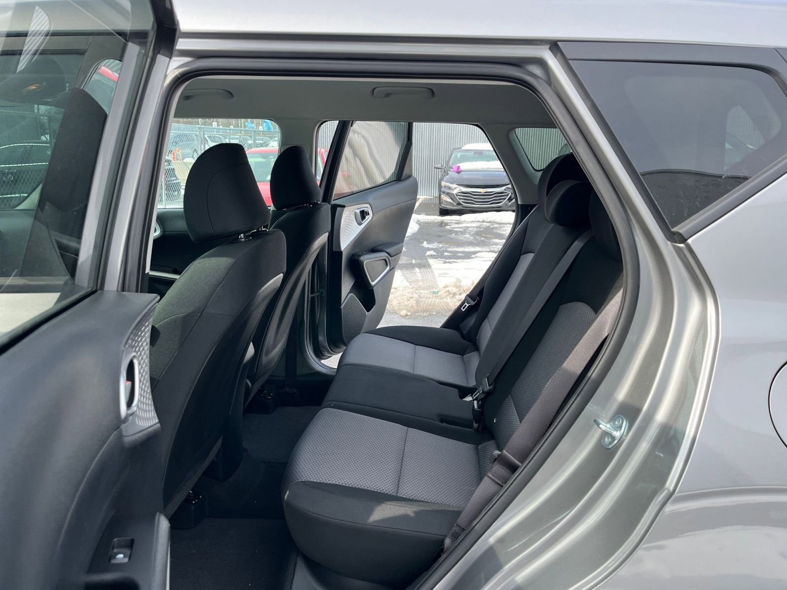 Used 2025 Kia Soul LX w/ LX Technology Package FWD image 23
