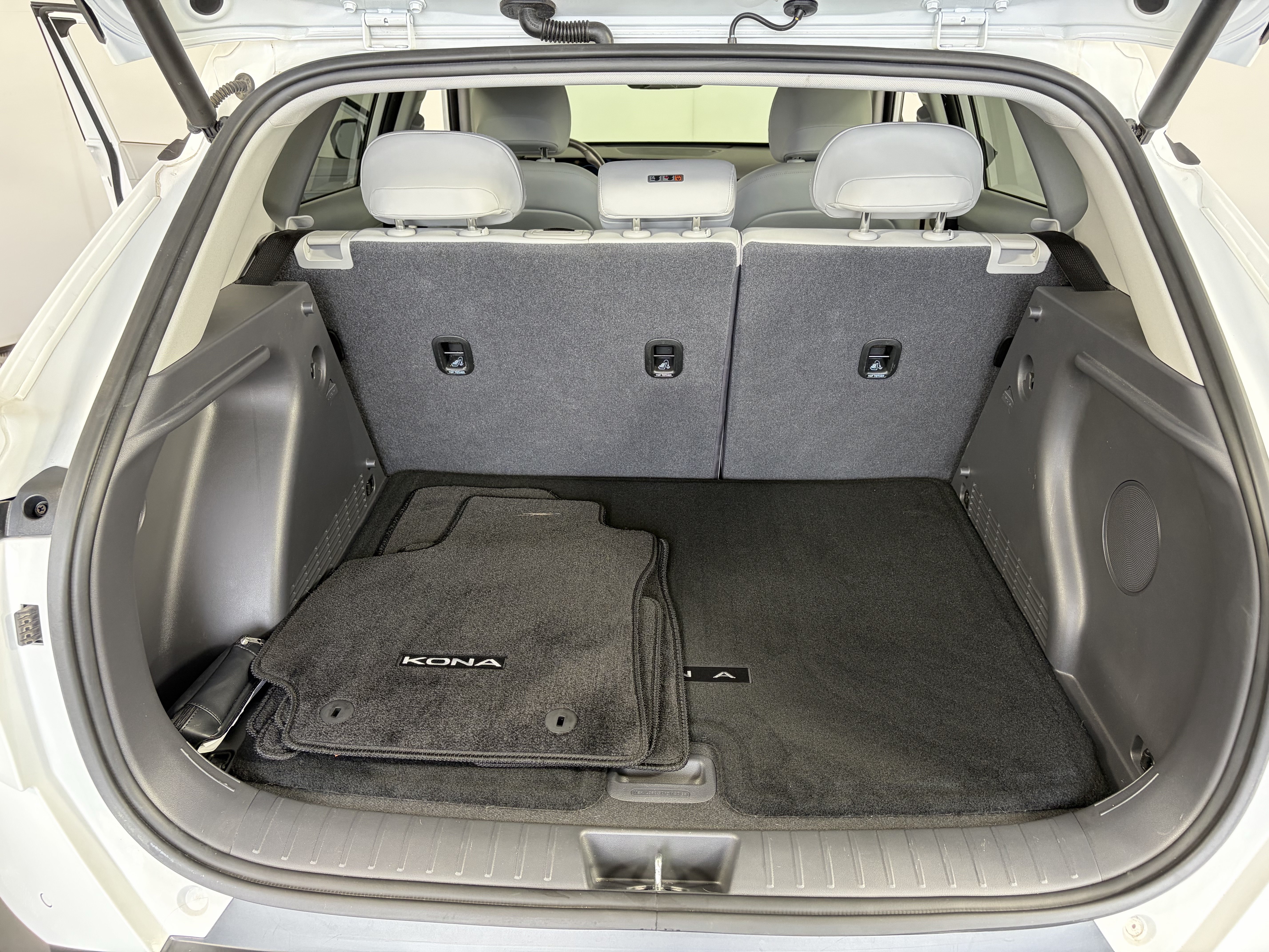 Used 2024 Hyundai Kona Limited AWD/4WD image 14