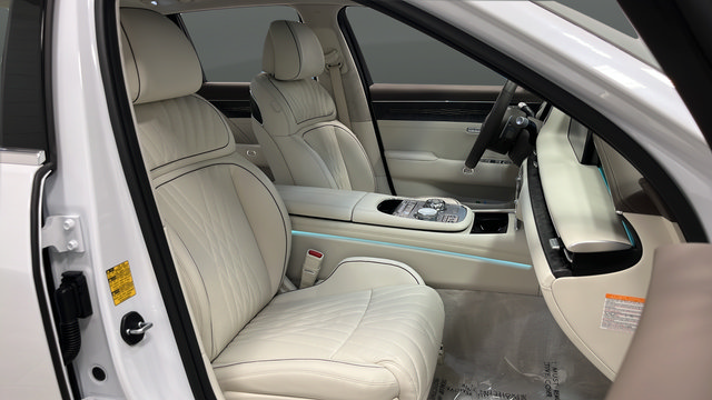 Used 2025 Genesis G90 3.5T AWD/4WD image 25