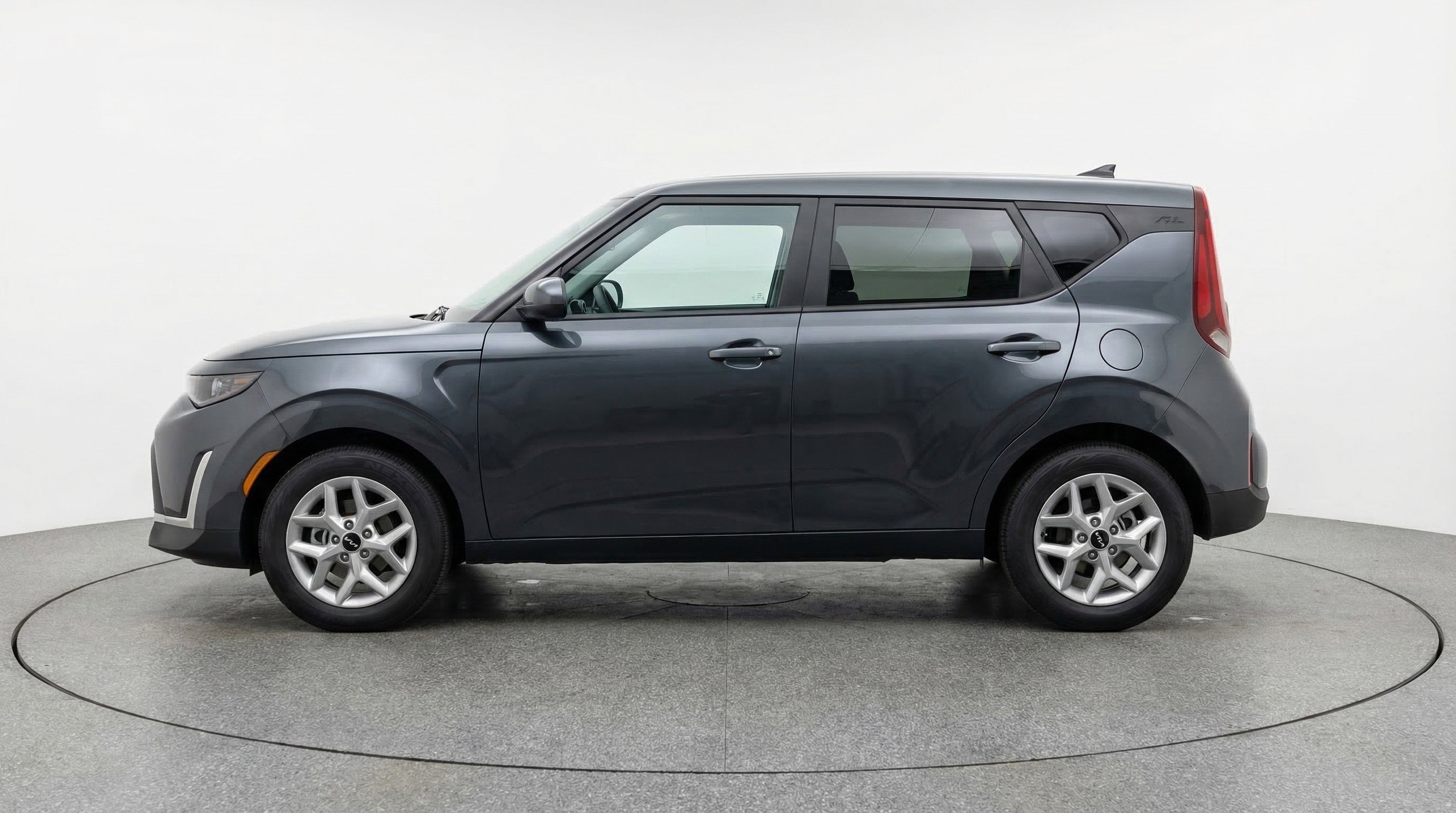 Used 2025 Kia Soul LX w/ LX Technology Package image 5