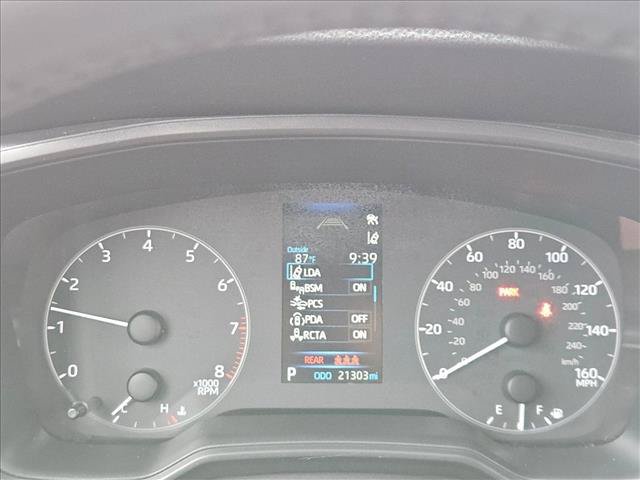 Used 2025 Toyota Corolla Cross LE FWD image 11