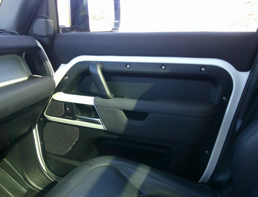 Used 2023 Land Rover Defender 110 S image 80