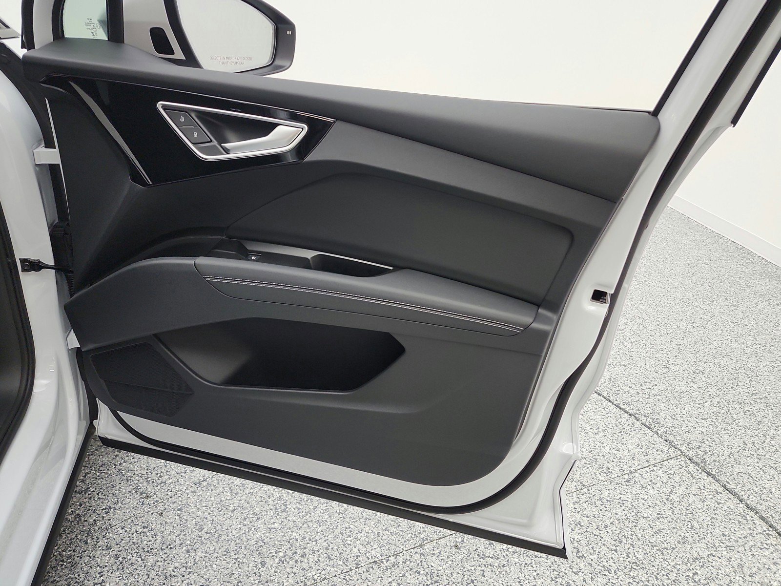 Used 2025 Audi Q4 e-tron Premium w/ Convenience Package image 20