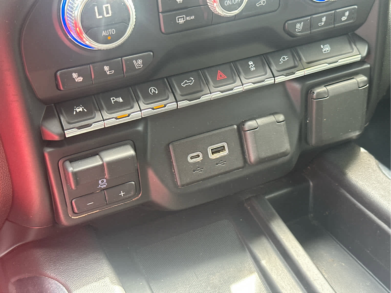 Used 2019 GMC Sierra 1500 SLT w/ SLT Premium Plus Package image 38