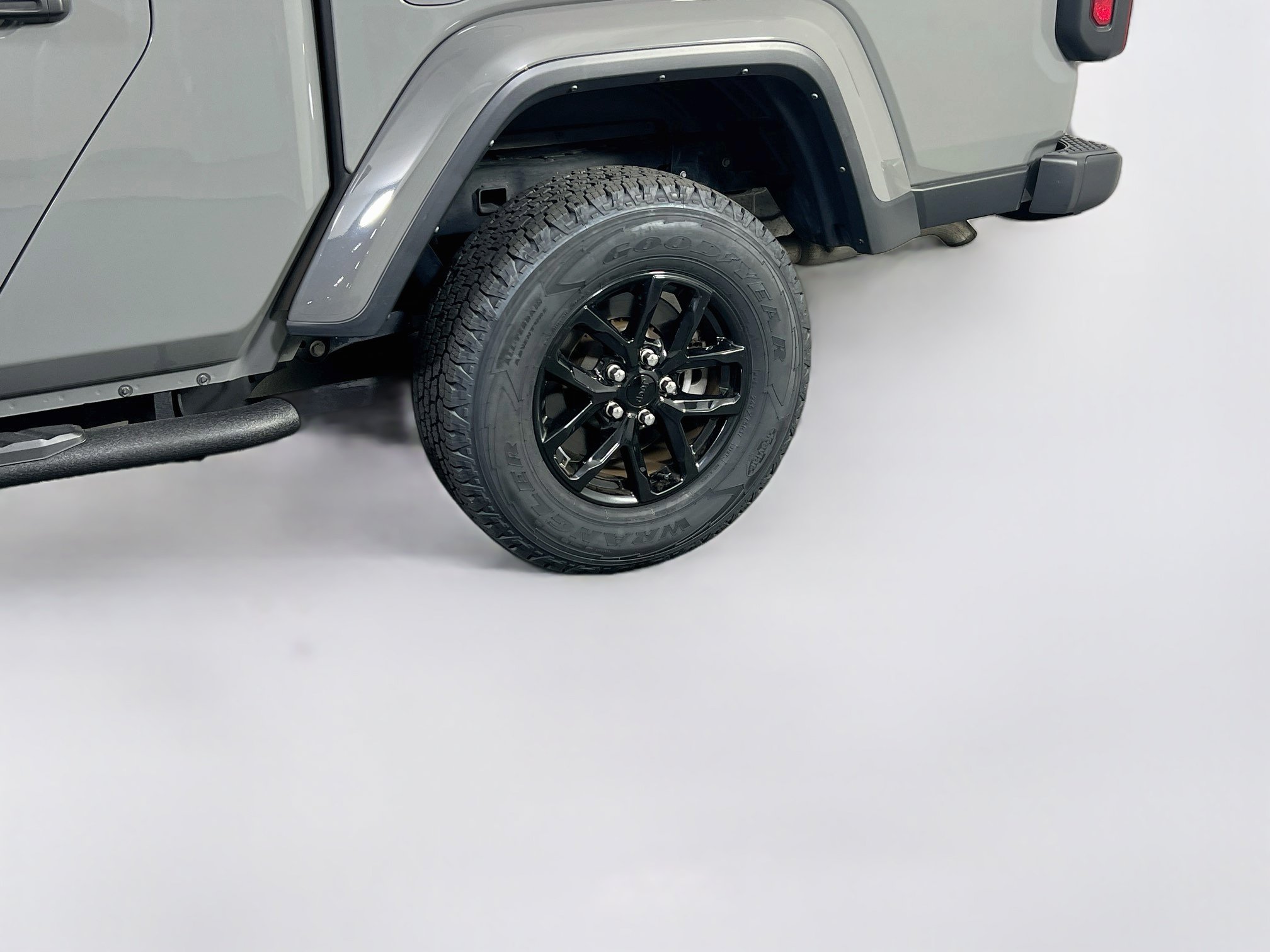 Used 2023 Jeep Gladiator Sport AWD/4WD image 28