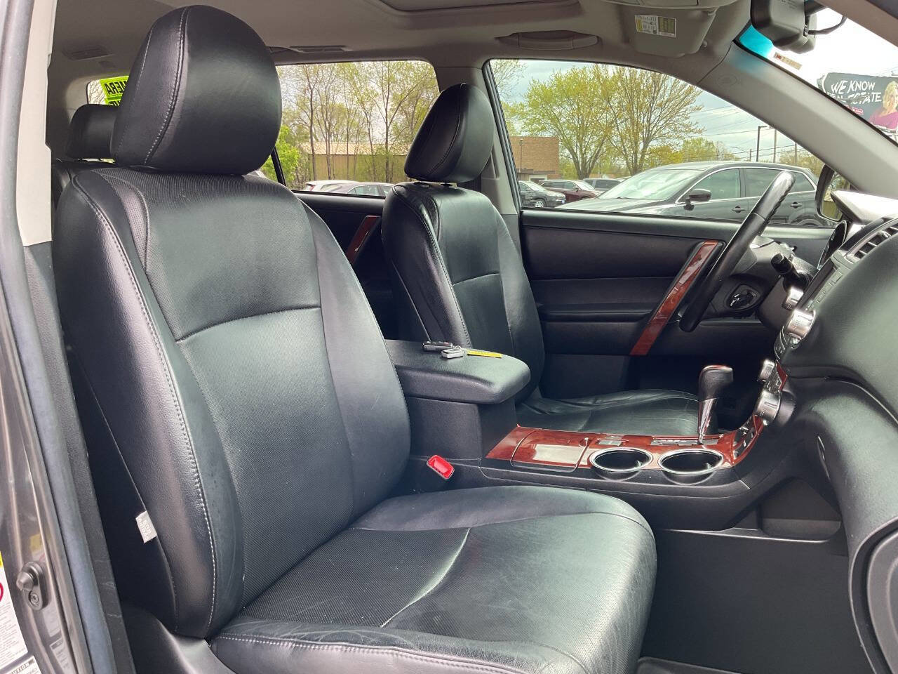 Used 2012 Toyota Highlander Limited w/ Tow Pkg AWD/4WD image 43