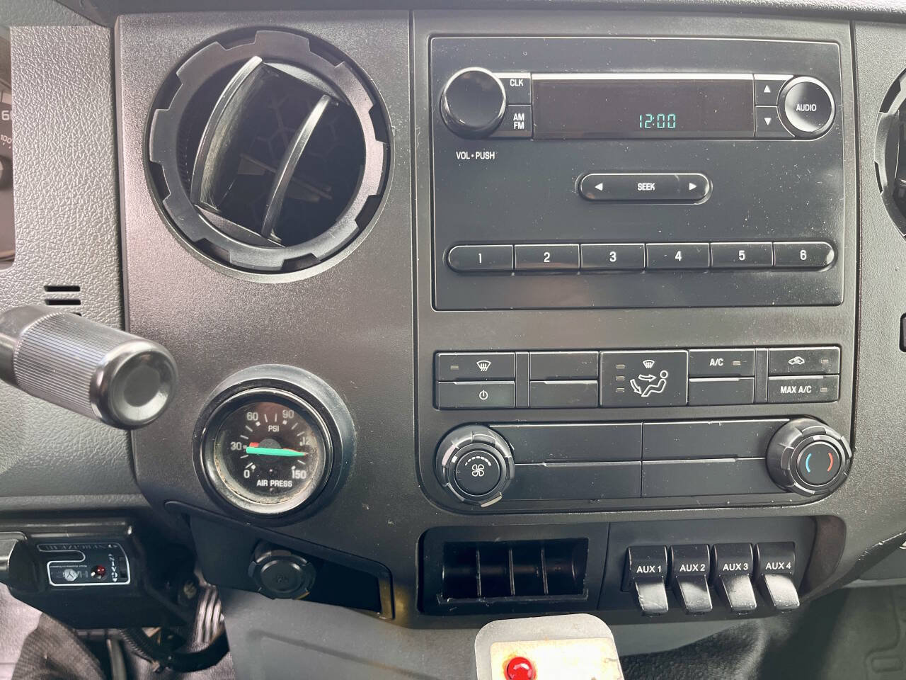 Used 2015 Ford F750 2WD Regular Cab Super Duty image 16
