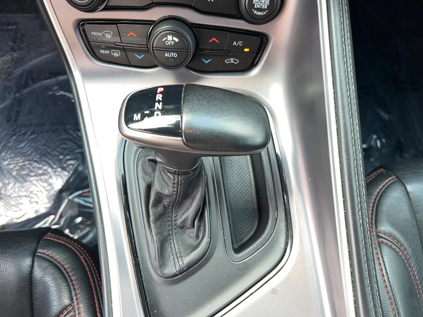 Used 2019 Dodge Challenger R/T w/ Driver Convenience Group RWD image 18