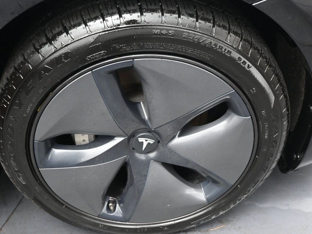 Used 2018 Tesla Model 3 Long Range image 39