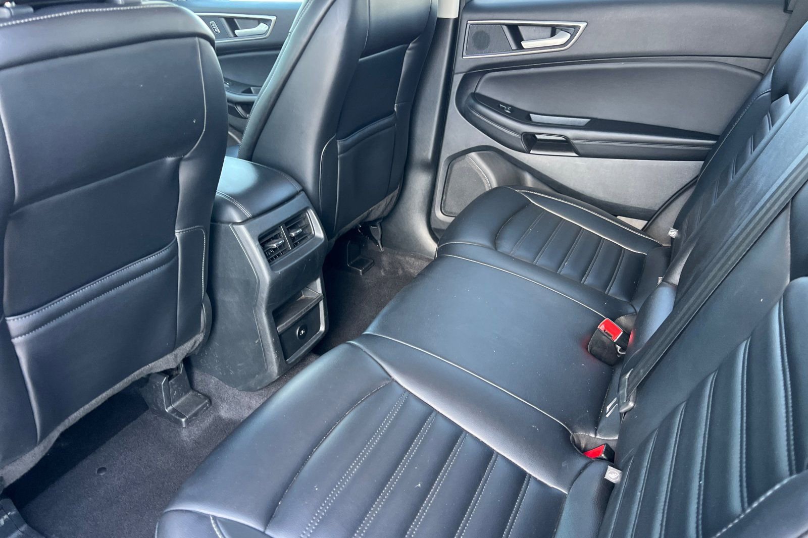 Used 2023 Ford Edge SEL image 9