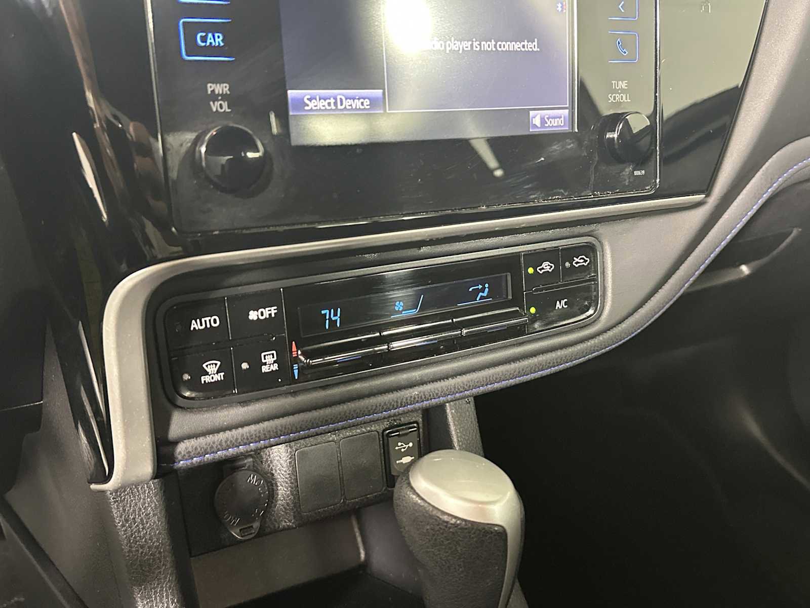 Used 2017 Toyota Corolla SE FWD image 28