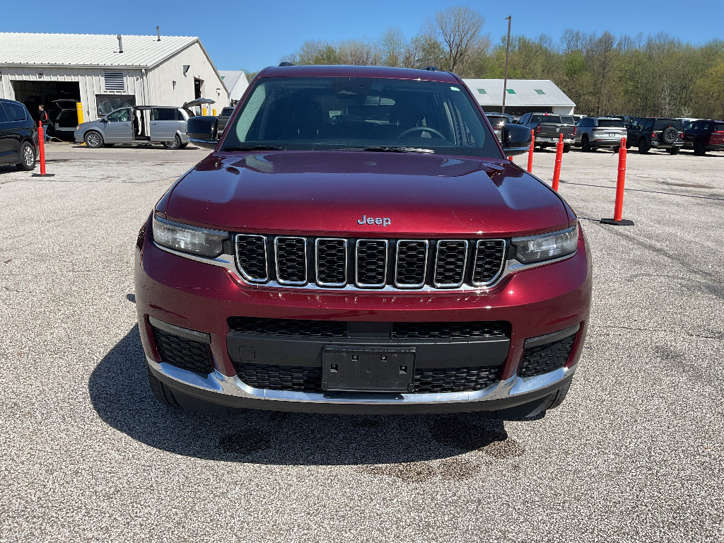 Used 2023 Jeep Grand Cherokee L Limited AWD/4WD image 2