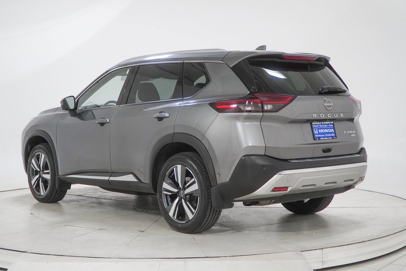 Used 2022 Nissan Rogue Platinum w/ Head-Up Display Package image 7