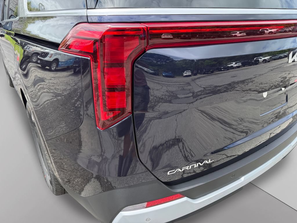 New 2027 Kia Carnival FWD image 19