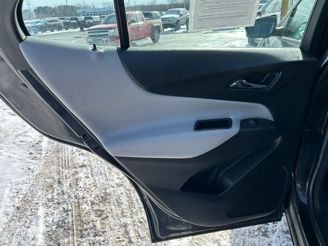 Used 2019 Chevrolet Equinox LS FWD image 13