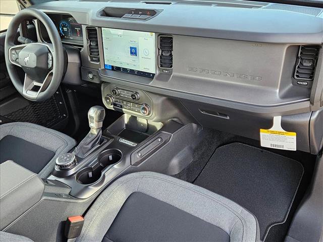New 2025 Ford Bronco Base image 15