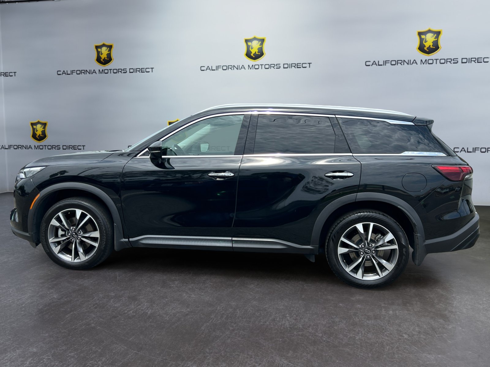 Used 2023 INFINITI QX60 Luxe w/ Vision Package FWD image 8