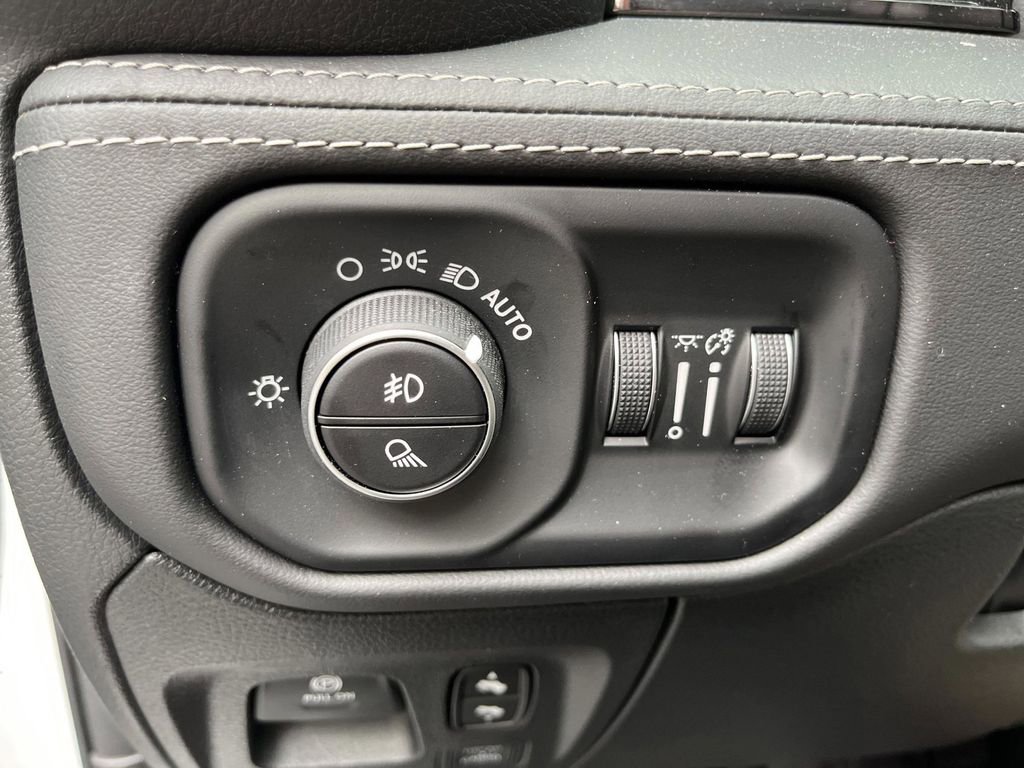 Certified 2025 RAM 1500 Limited w/ Trailer Tow Group image 28