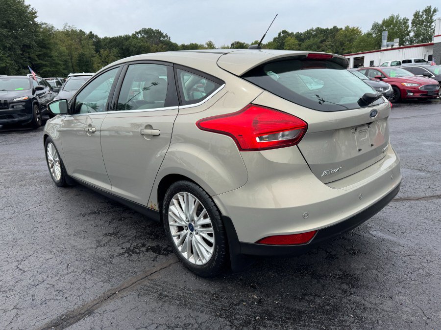 Used 2016 Ford Focus Titanium w/ Titanium Technology Package FWD image 3