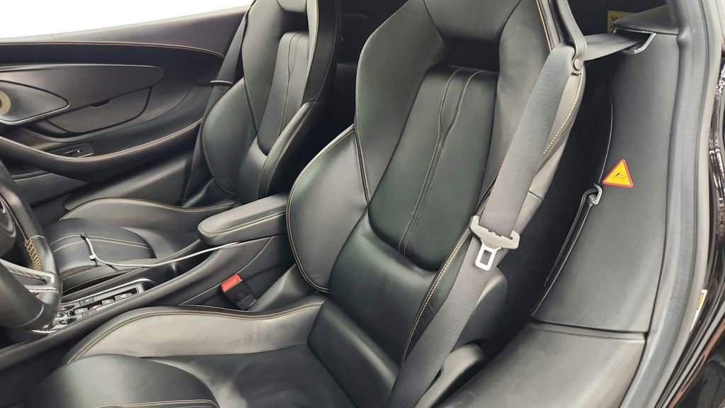Used 2016 McLaren 570S Coupe RWD image 18
