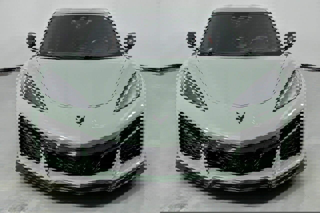 Used 2024 Chevrolet Corvette Z06 w/ Stealth Interior Trim Package RWD image 5