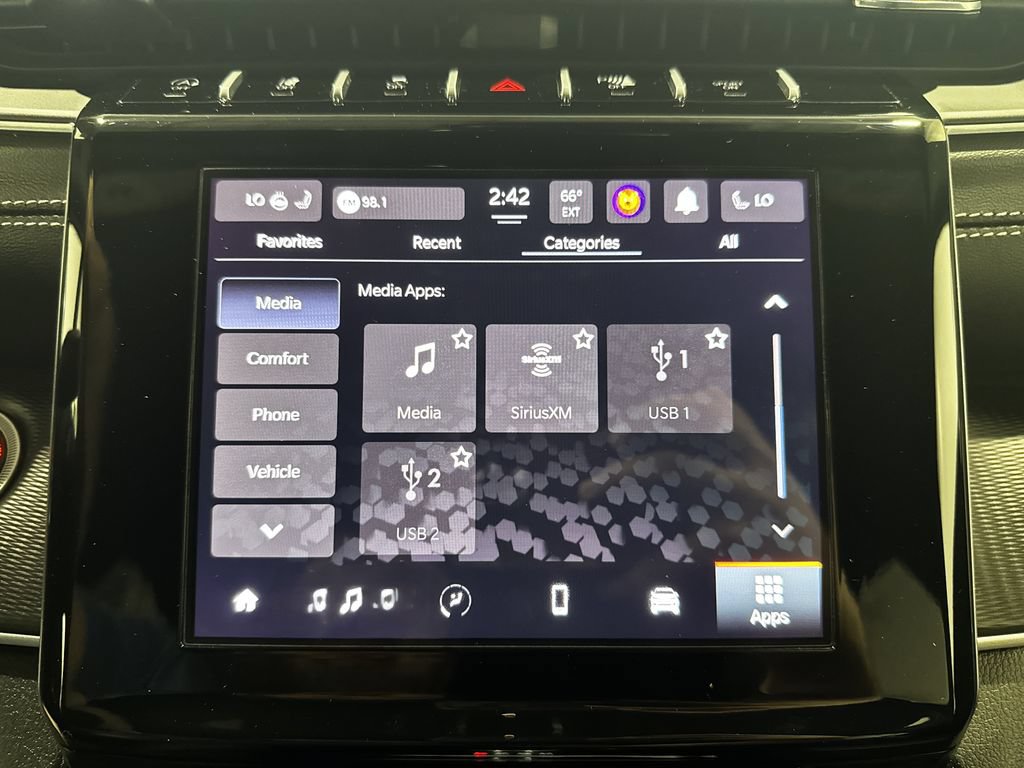 Used 2025 Jeep Grand Cherokee Altitude AWD/4WD image 40