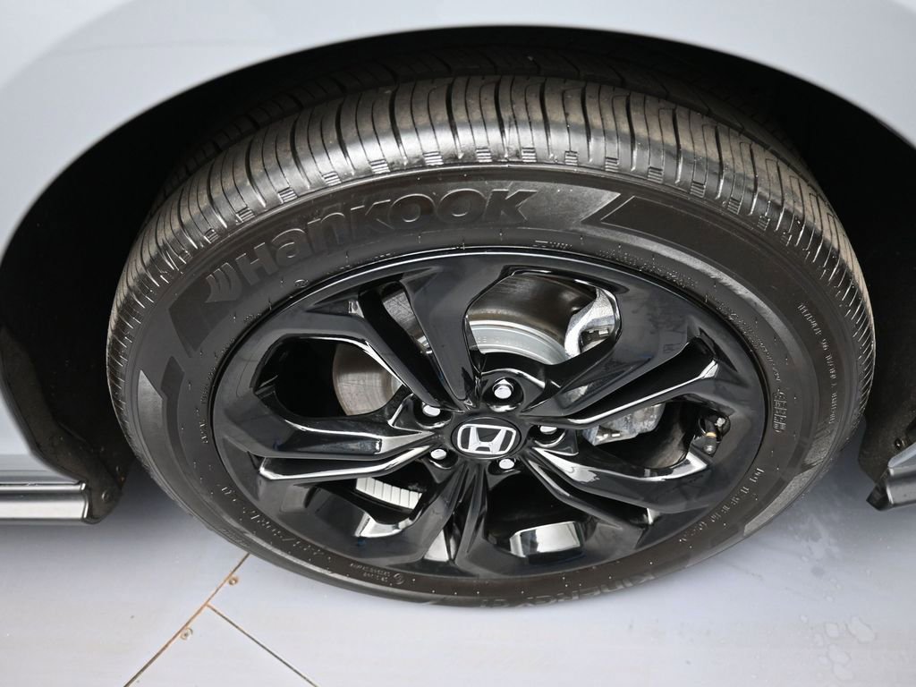 Used 2025 Honda Accord SE image 13