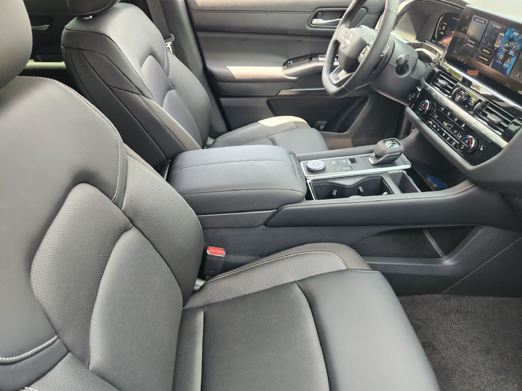 New 2026 Nissan Pathfinder SL AWD/4WD image 15
