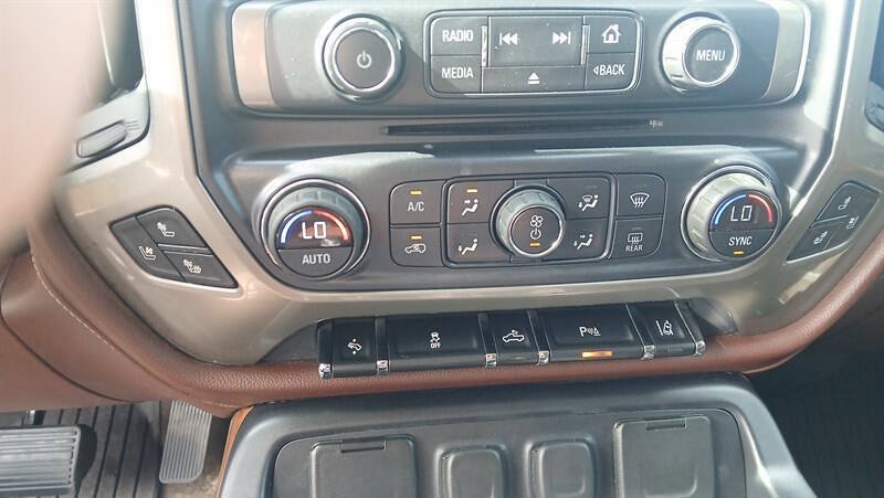 Used 2016 Chevrolet Silverado 2500 High Country w/ High Country Premium Package AWD/4WD image 16