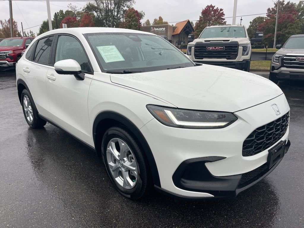 Used 2025 Honda HR-V LX image 7