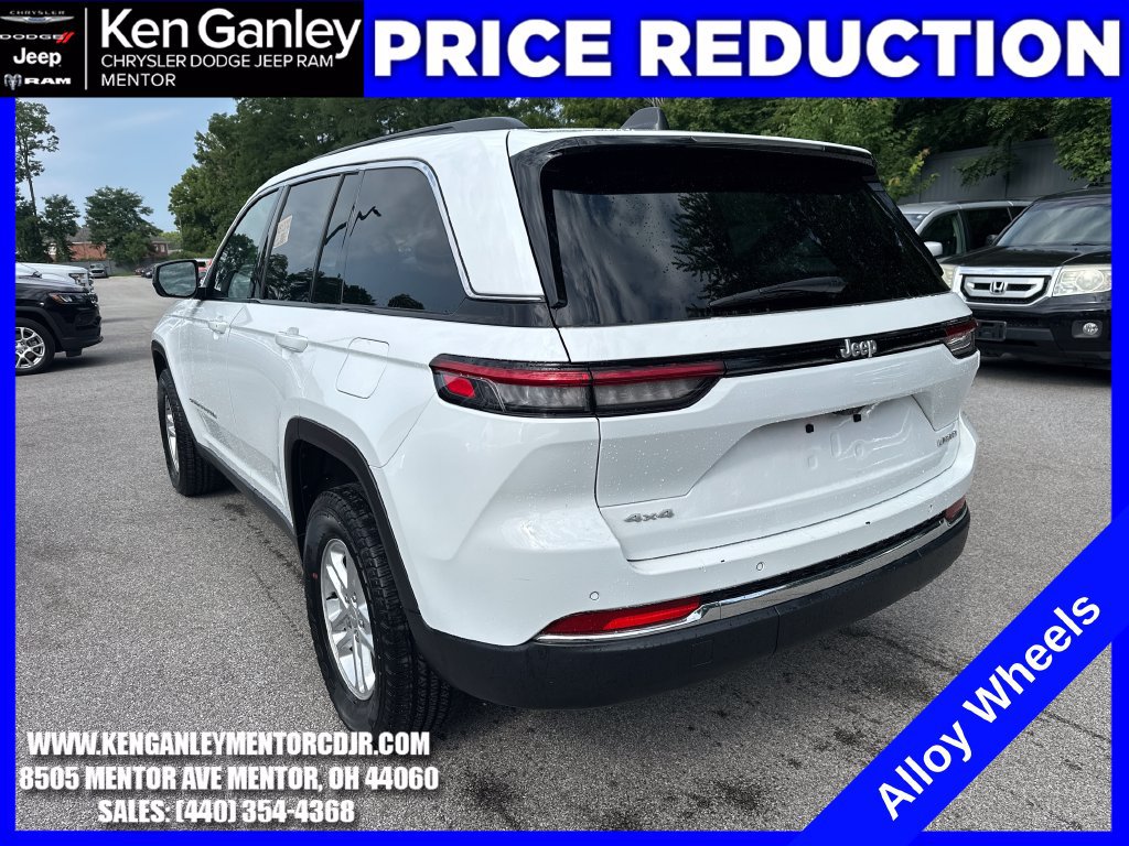 Used 2025 Jeep Grand Cherokee Laredo AWD/4WD image 7