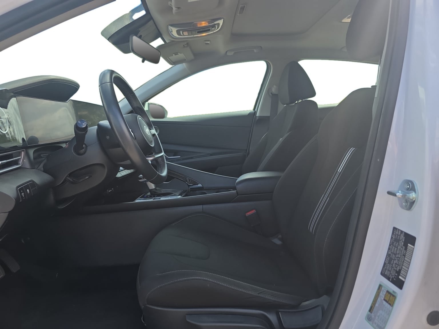 Used 2025 Hyundai Elantra SEL FWD image 10