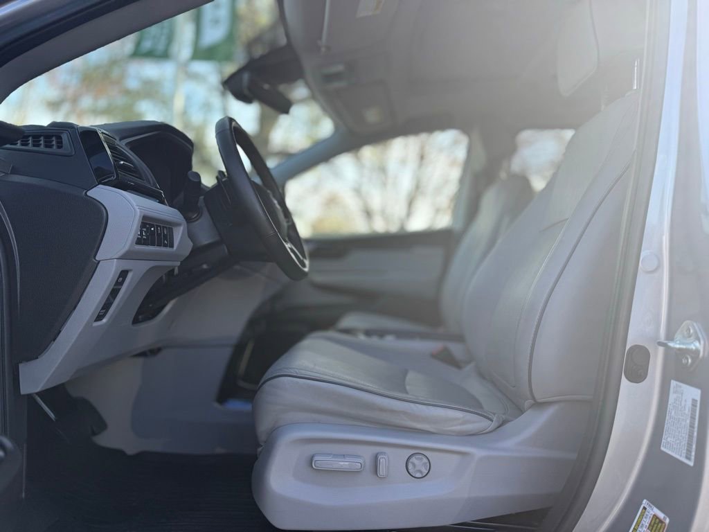Used 2022 Honda Odyssey Elite image 12