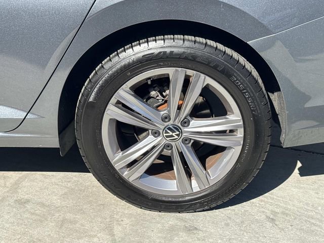 Certified 2022 Volkswagen Jetta SE w/ Panoramic Sunroof Package FWD image 6