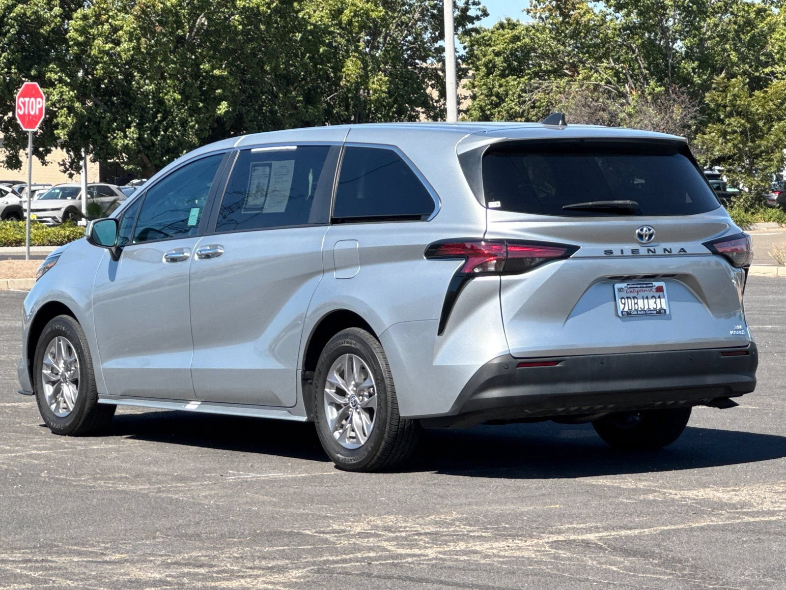 Used 2022 Toyota Sienna XLE FWD image 6
