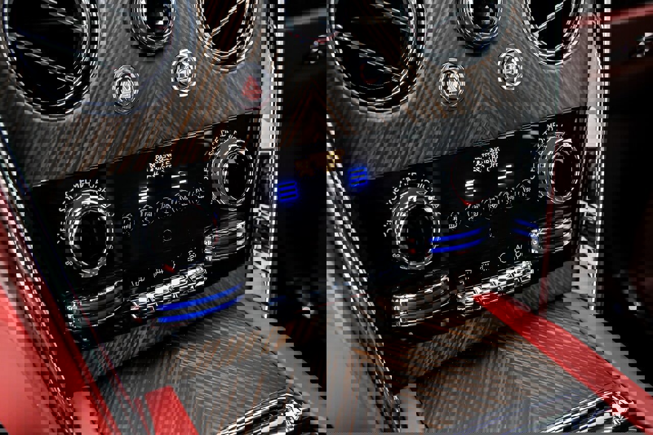 Used 2023 Rolls-Royce Cullinan w/ Leather Finishing Pack image 36