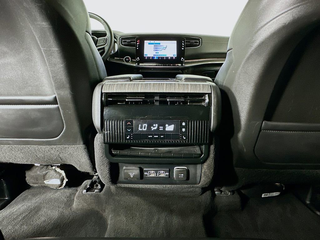 Used 2022 Jeep Wagoneer Series III AWD/4WD image 26