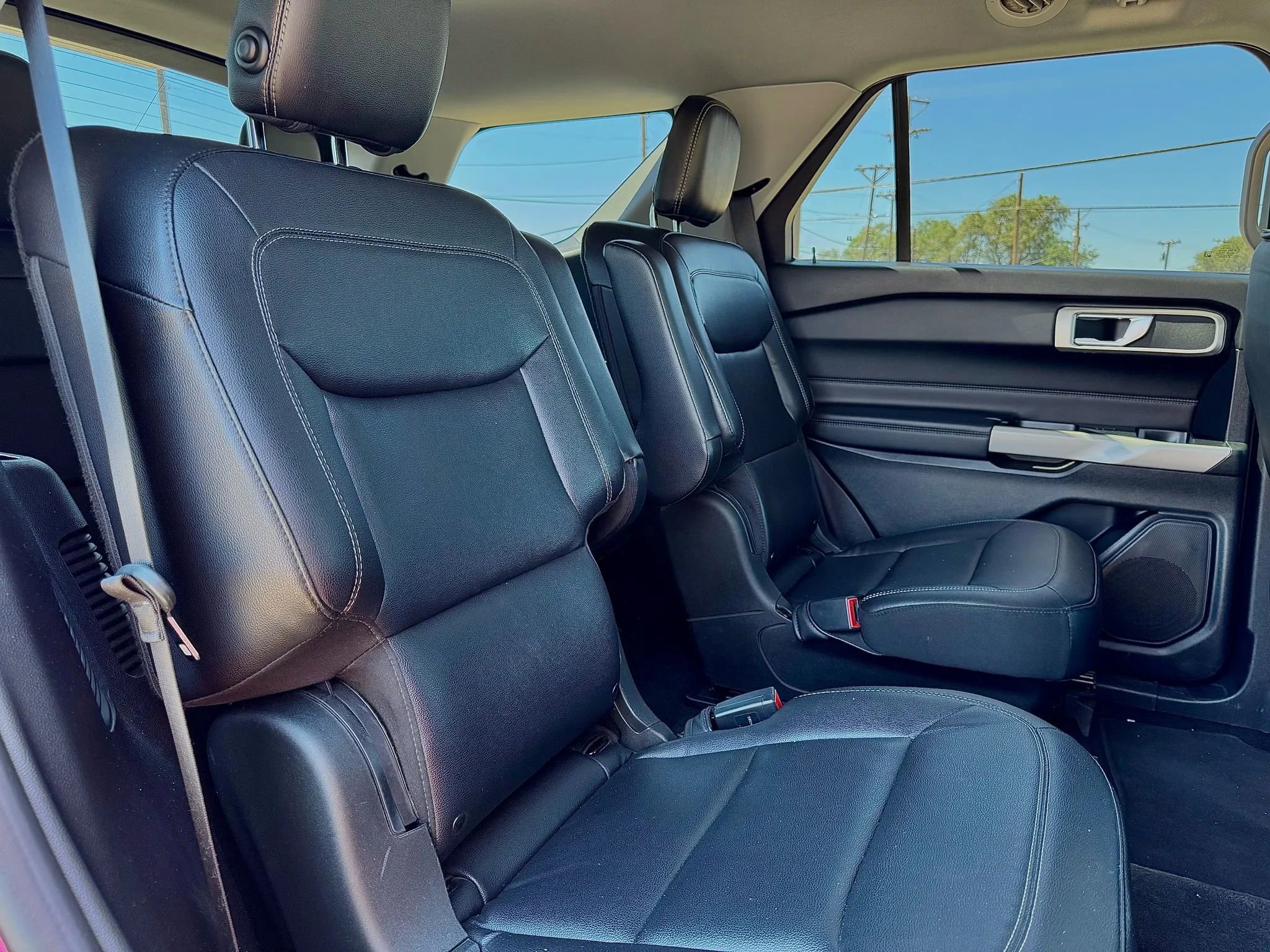 Used 2020 Ford Explorer XLT w/ Equipment Group 202A image 23