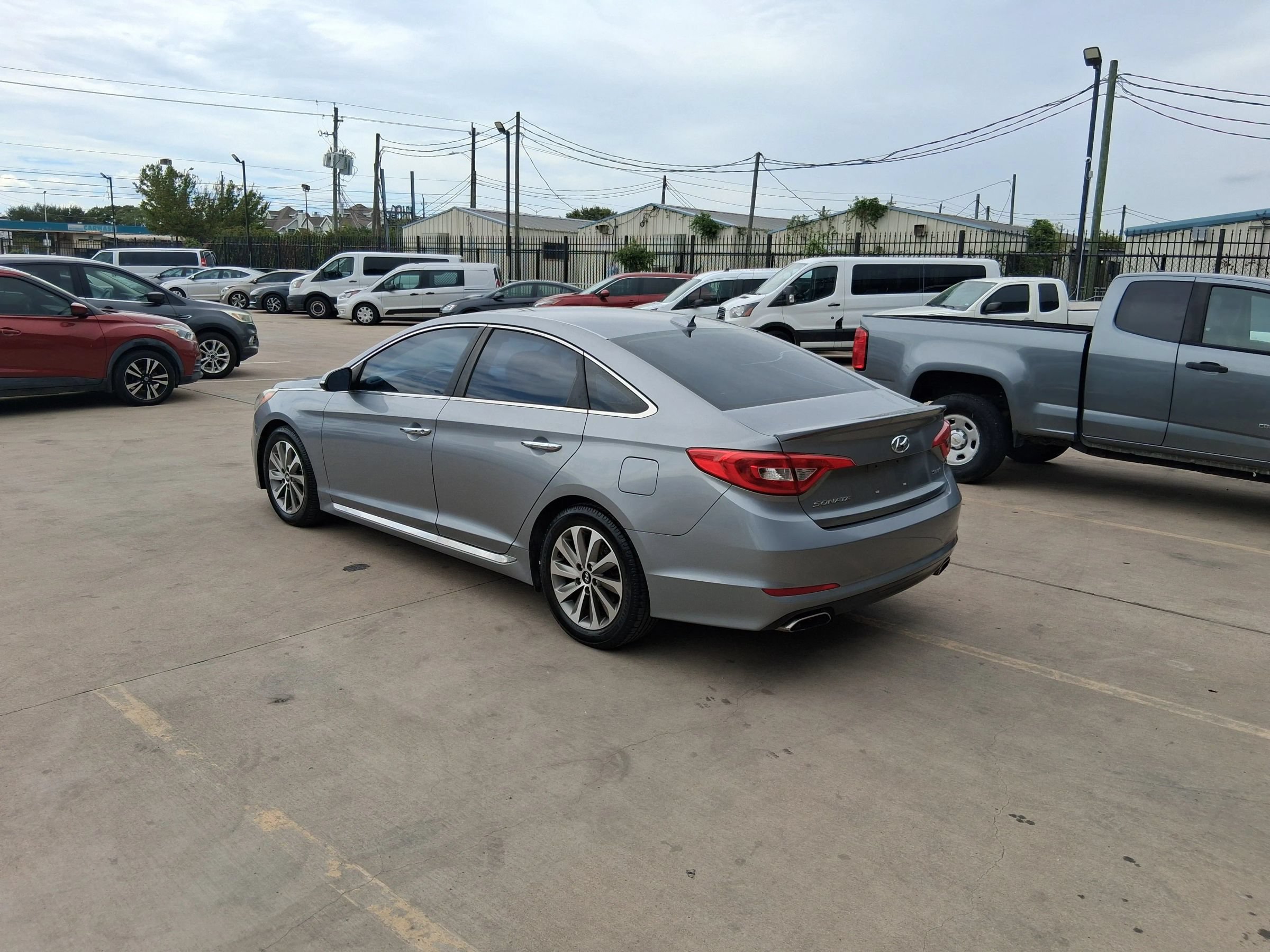 Used 2015 Hyundai Sonata Sport w/ Option Group 03 FWD image 4