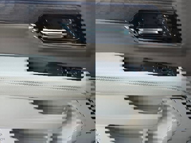 New 2026 GMC Yukon XL Denali w/ Sun & Power Step Package AWD/4WD image 28