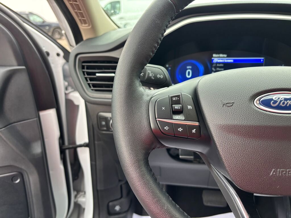 Used 2020 Ford Escape SE Sport image 9