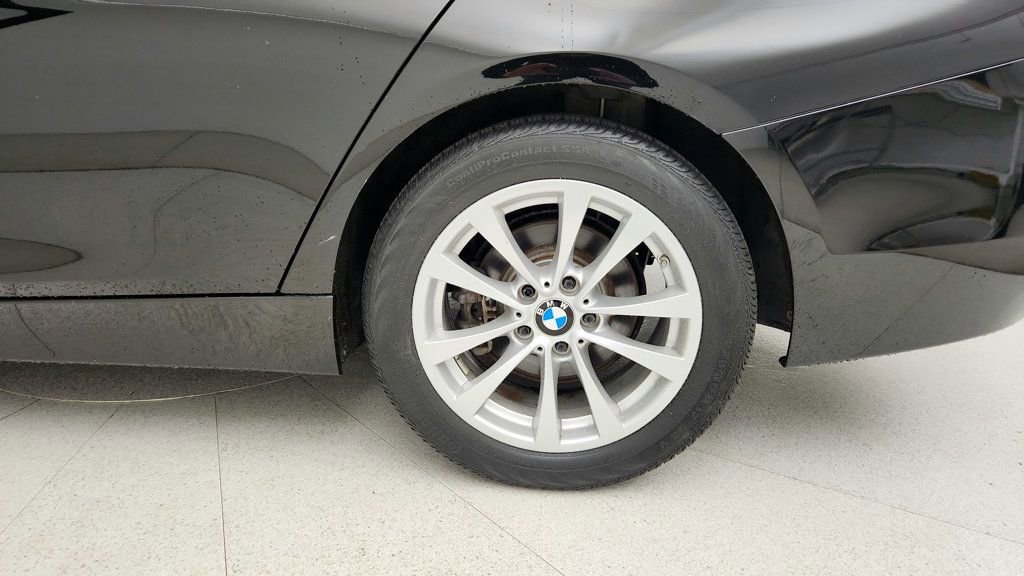 Used 2016 BMW 320i 4dr Sdn 320i with Driving Assi image 9