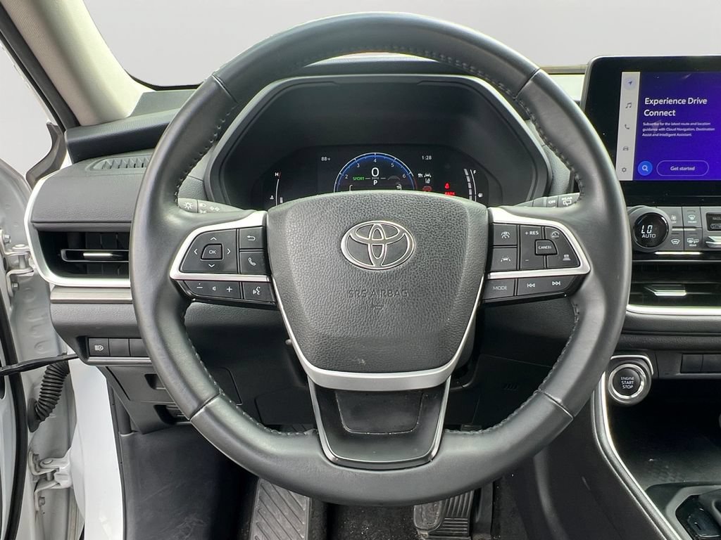 Used 2025 Toyota Grand Highlander AWD image 12